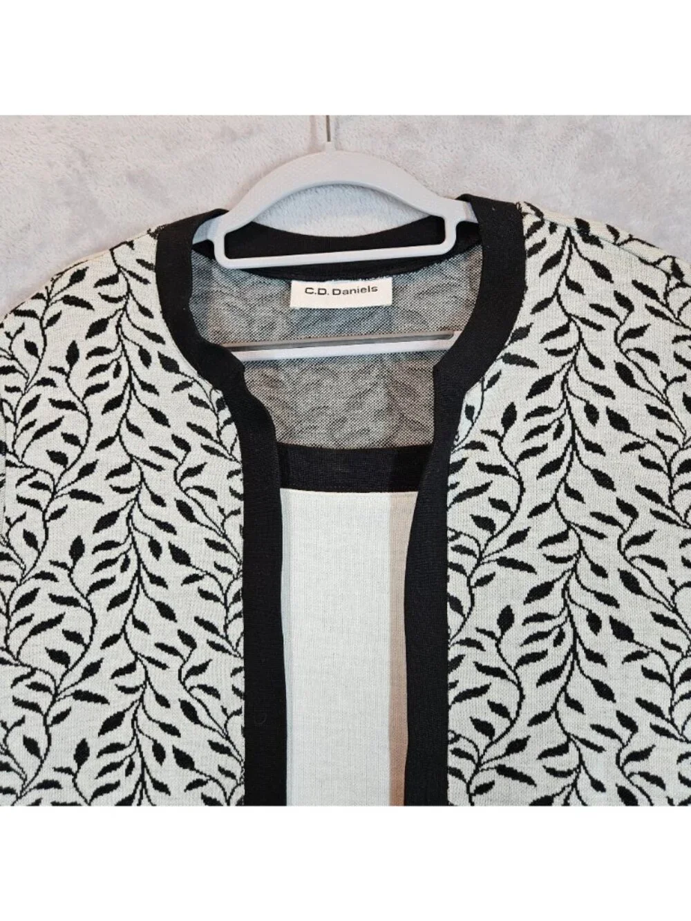 C.D. Daniels Womens XL Sweater faux Jacket Black White Leaf career modest office